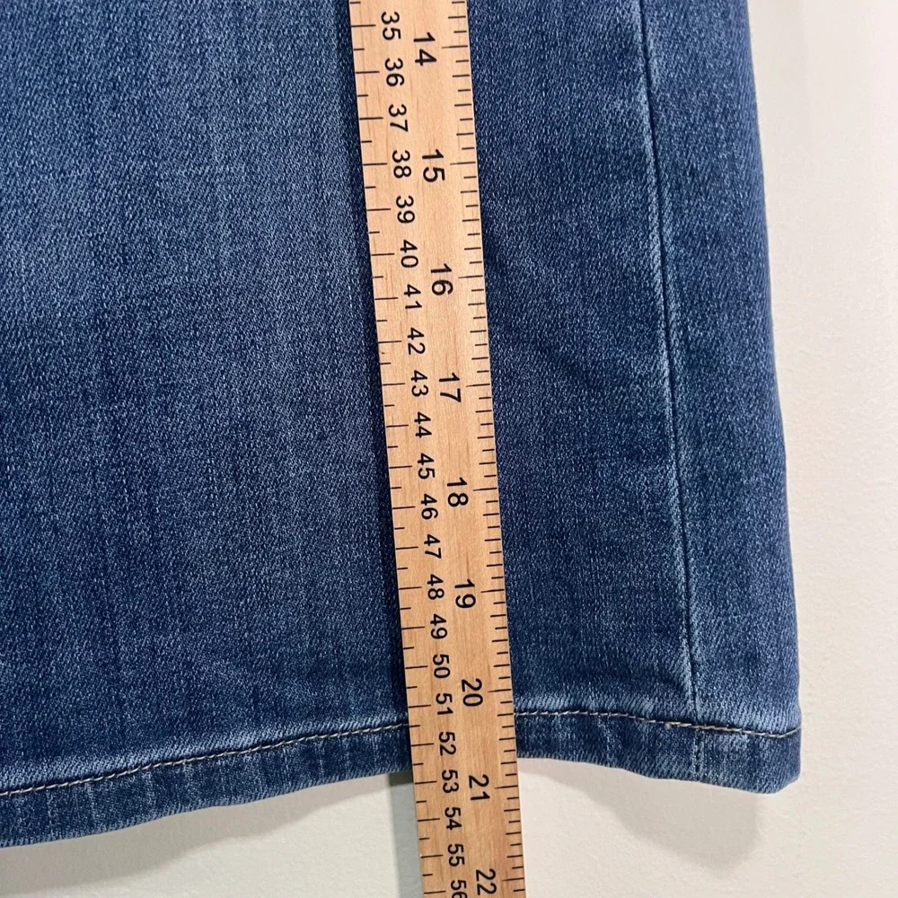 Talbots Denim Skirt Embroidered Floral A-Line Blue‎ Size 10
